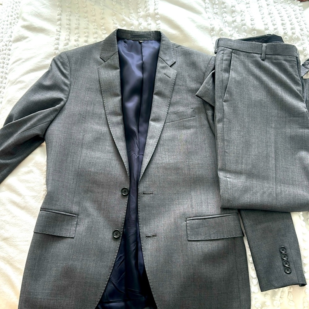 JCREW LUDLOW DARK GREY SUIT SIZE 38 R and Waist 31 length 32 -